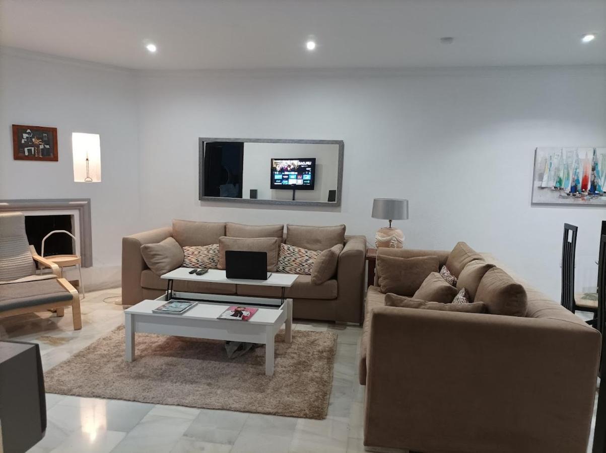 Large 2 Bed Apt Puerto Banus Marina Private Parking Apartman Marbella Kültér fotó