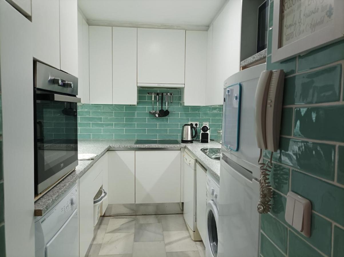 Large 2 Bed Apt Puerto Banus Marina Private Parking Apartman Marbella Kültér fotó